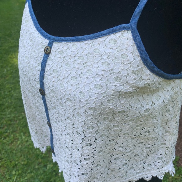 Pretty Lace Crop Top by Paper Crane - Picture 2 of 6